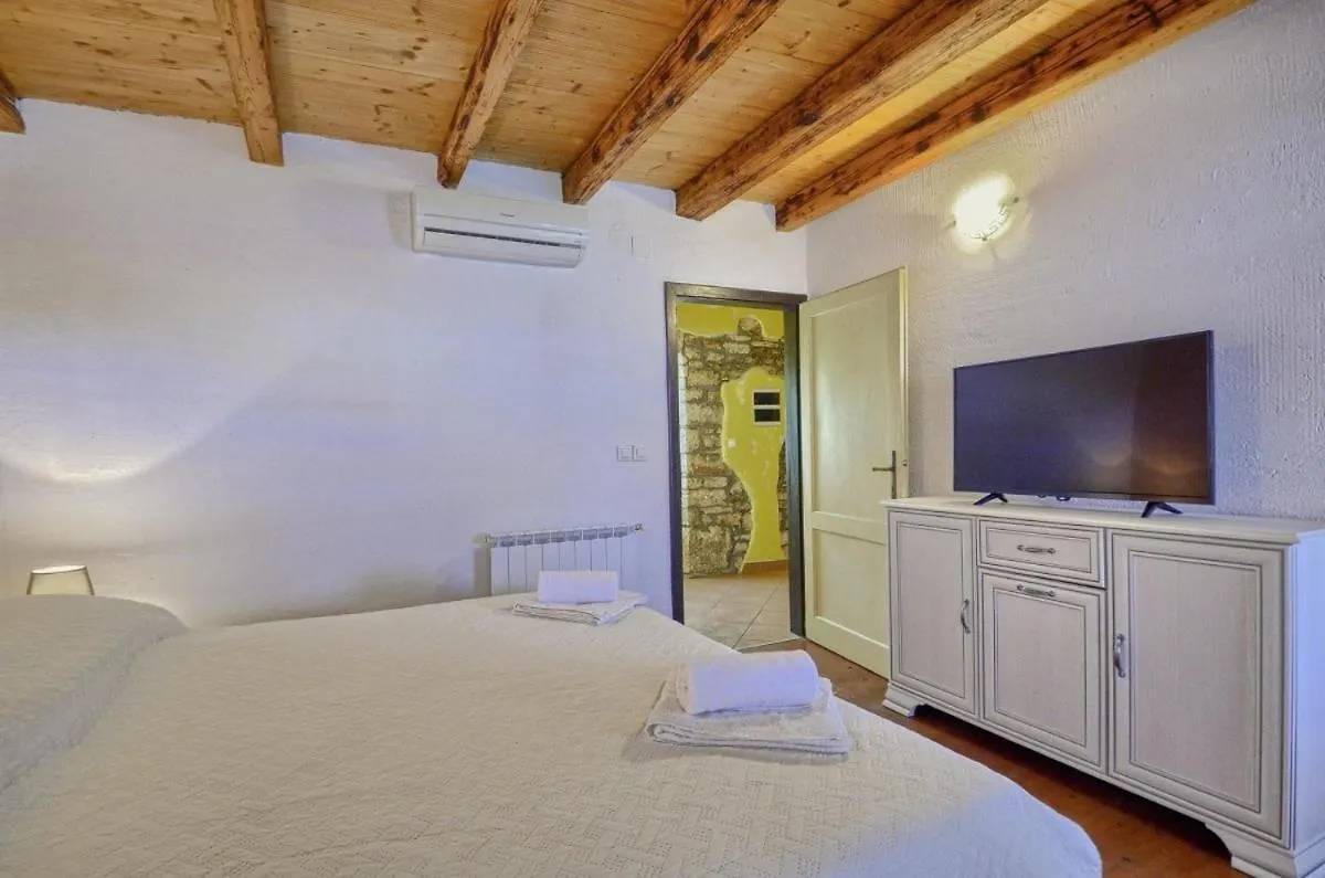 Villa Rosana In Muntic - Haus Fuer 4-5 Personen Pula