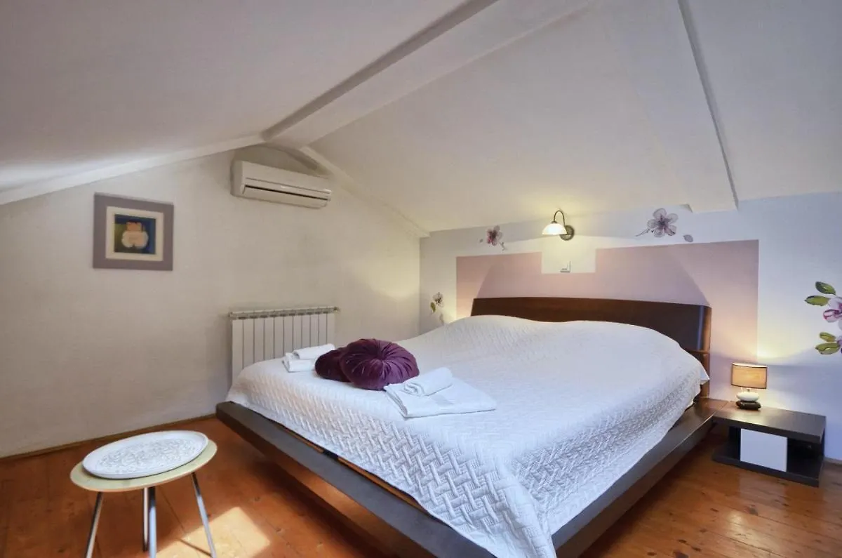Villa Rosana In Muntic - Haus Fuer 4-5 Personen Pula