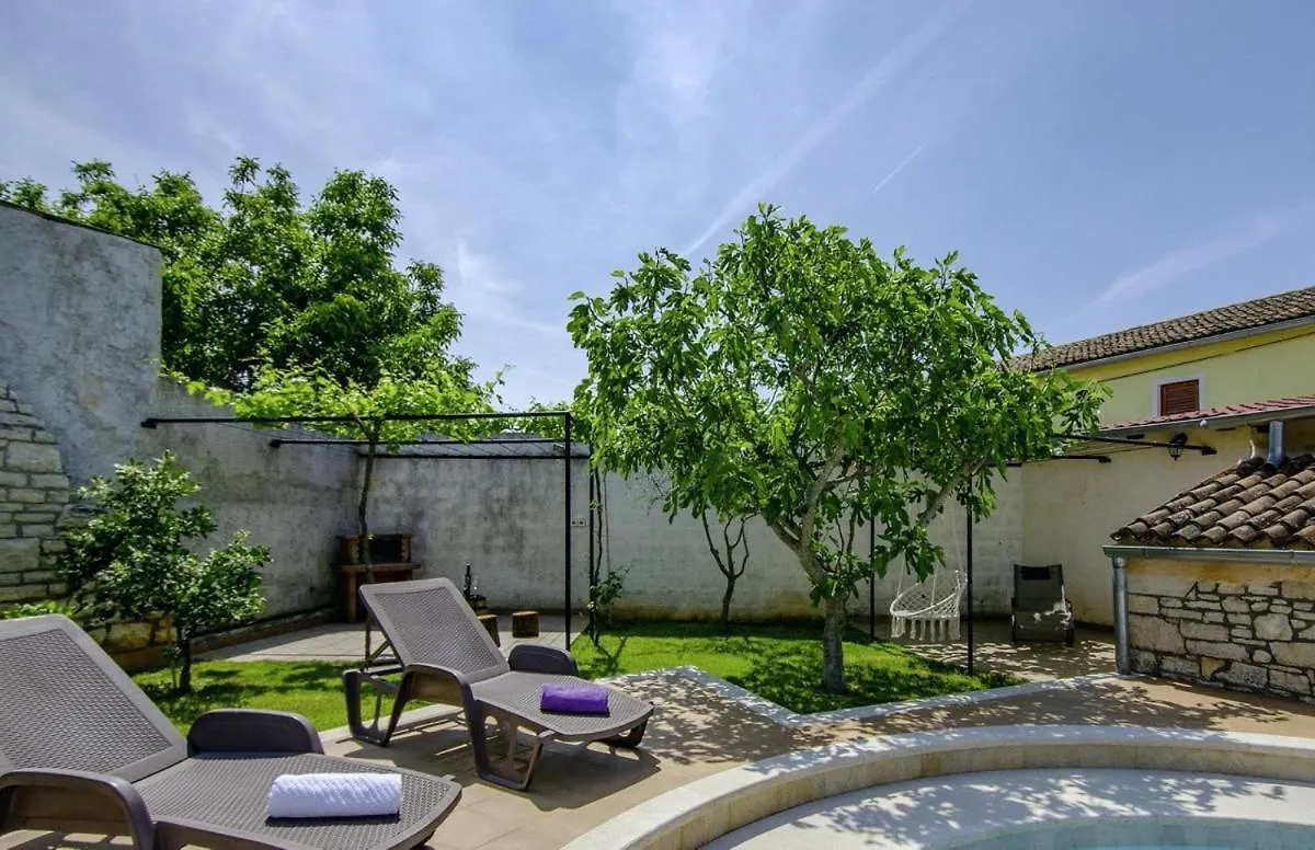 Villa Rosana In Muntic - Haus Fuer 4-5 Personen Pula