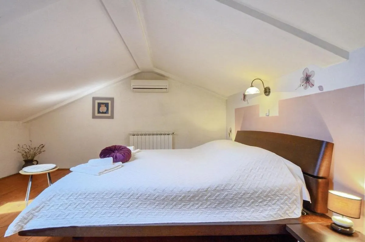 Villa Rosana In Muntic - Haus Fuer 4-5 Personen Pula
