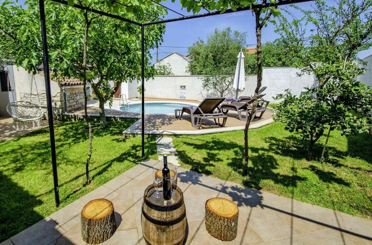 Villa Rosana In Muntic - Haus Fuer 4-5 Personen Pula