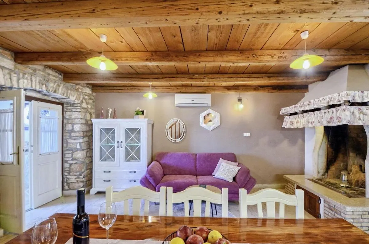 Villa Rosana In Muntic - Haus Fuer 4-5 Personen Pula Kroatië