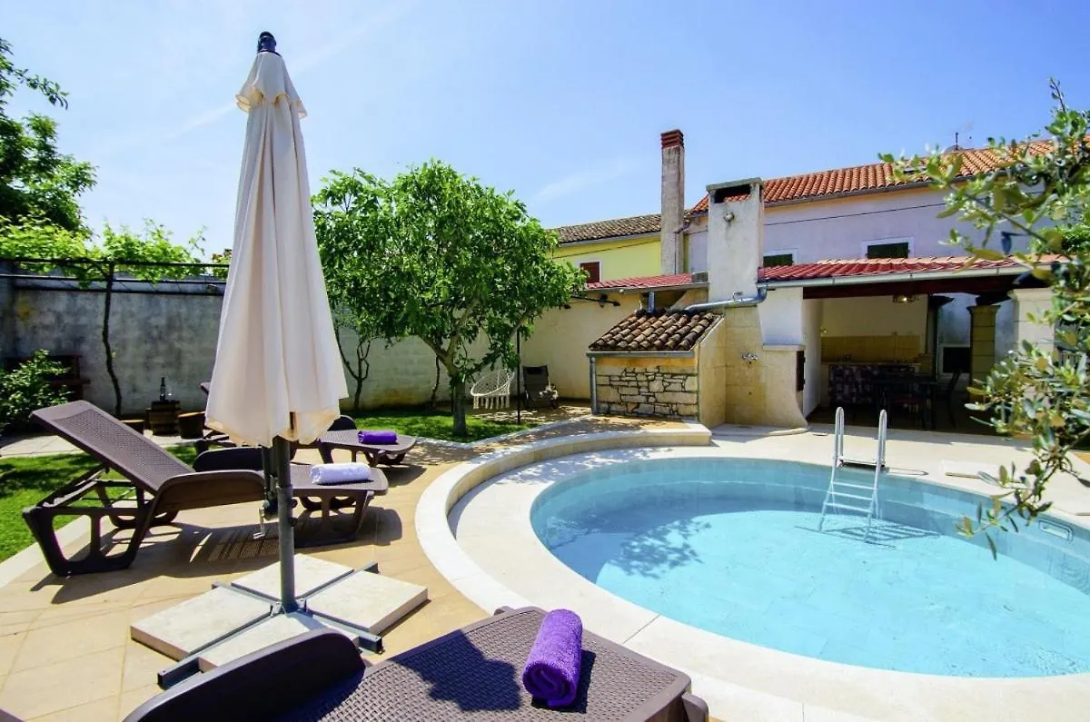 Villa Rosana In Muntic - Haus Fuer 4-5 Personen Pula